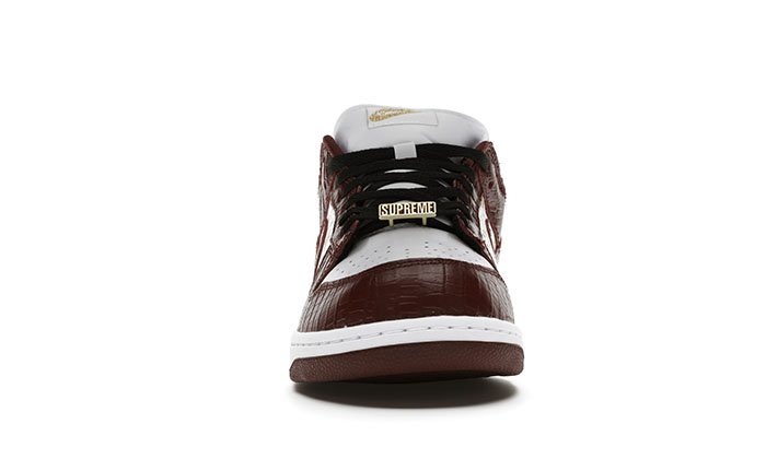 Nike-SB-Dunk-LowSupreme-Stars-Barkroot-Brown-2.jpg