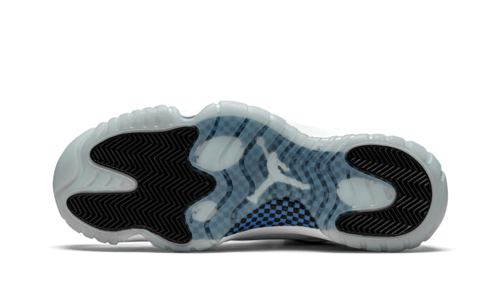 air-jordan-11-retro-low-legend-blue-wethenew-1_4_800x.png