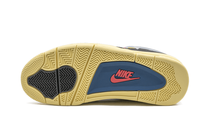 air-jordan-4-retro-union-off-noir-834718_800x.png